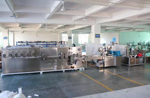 Últimas noticias de la empresa sobre Las líneas de embalaje de toallitas húmedas automatizadas inteligentes ganan rápida adopción en todo el sector de fabricación de higiene de Asia Occidental