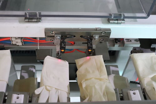 Últimas noticias de la empresa sobre Artículo de noticias: La creciente producción nacional impulsa la fuerte demanda rusa de máquinas de envasado interior y exterior para guantes quirúrgicos