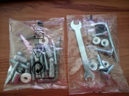 Tornillo automático que cuenta la empaquetadora de las piezas del hardware de la empaquetadora 2.0KW