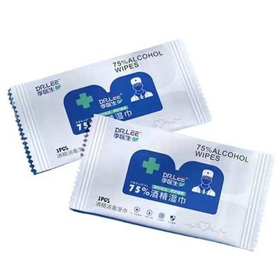 3.8KW limpia la línea de embalaje individual del trapo del alcohol de la empaquetadora