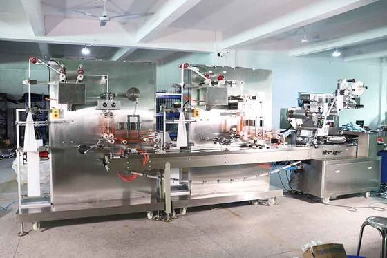 Máquina de embalaje de toallitas húmedas PLC limpieza refrescante automática toallitas únicas húmedas máquina de hacer bolsas de tejido 220v