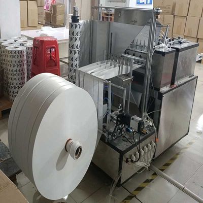 Máquina de embalaje de película compuesta de papel AL de sellado de cuatro lados con alcohol de corte Prepads equipo de embalaje de sellado