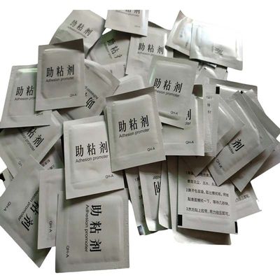Promotor de adhesión de bolsas pequeñas de paquete automático de cuatro lados de sello de la máquina de embalaje 5.5KW